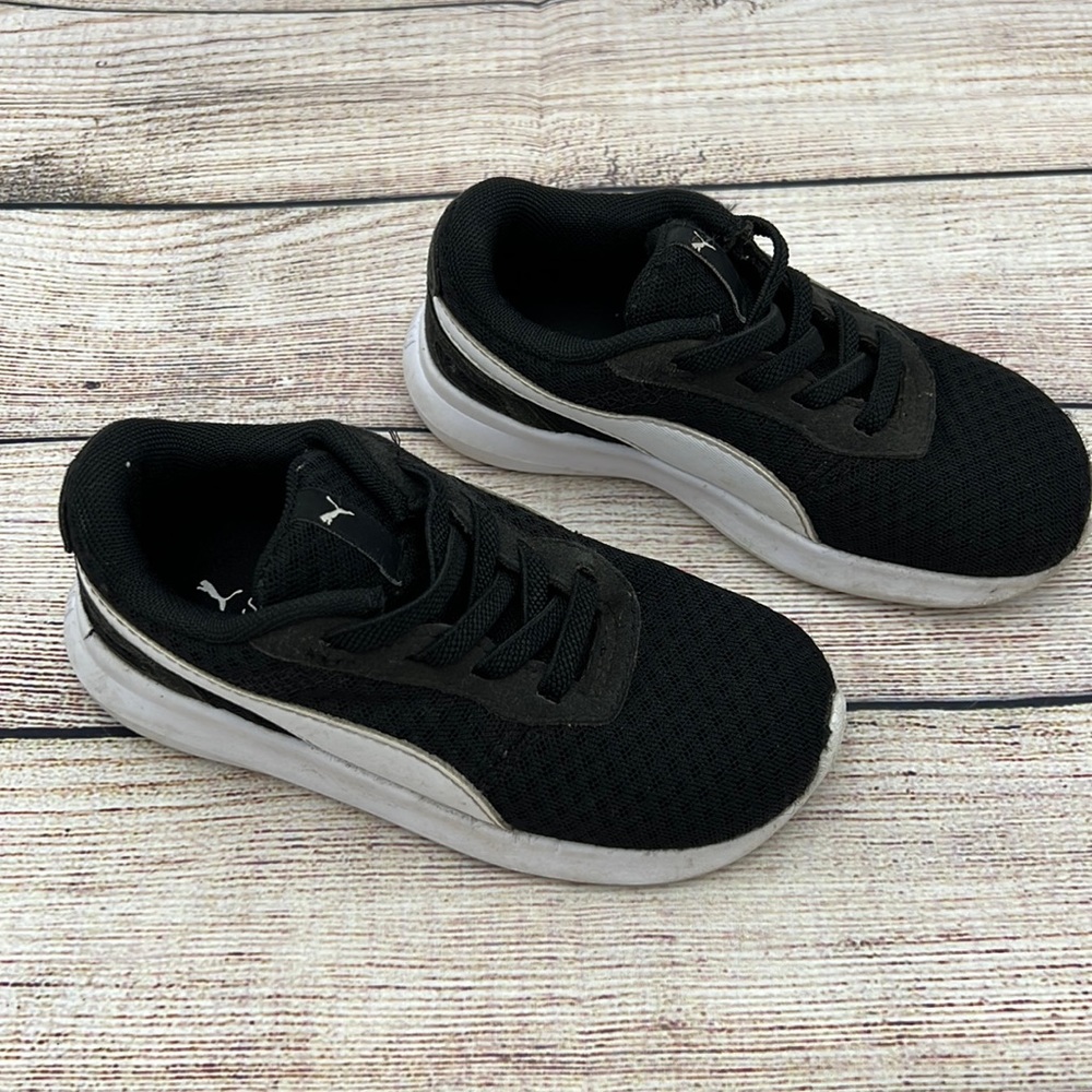 Puma Black Slip On Softfoam Sneakers Sz 9c